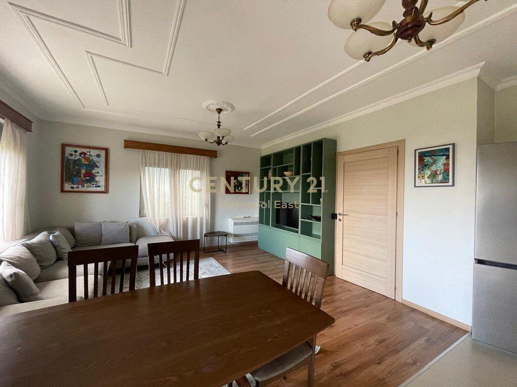 JEPET ME QIRA KATI I TRETE I NJE VILE 4-KATESHE NE MJULL- BATHORE 2min LARG TEG