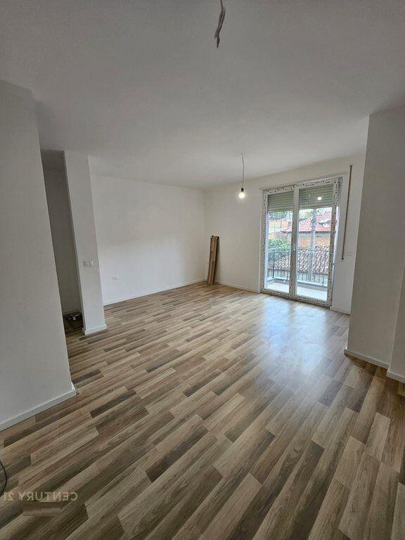 GARSONIERE PER SHITJE TEK TREGU ELEKTRIK