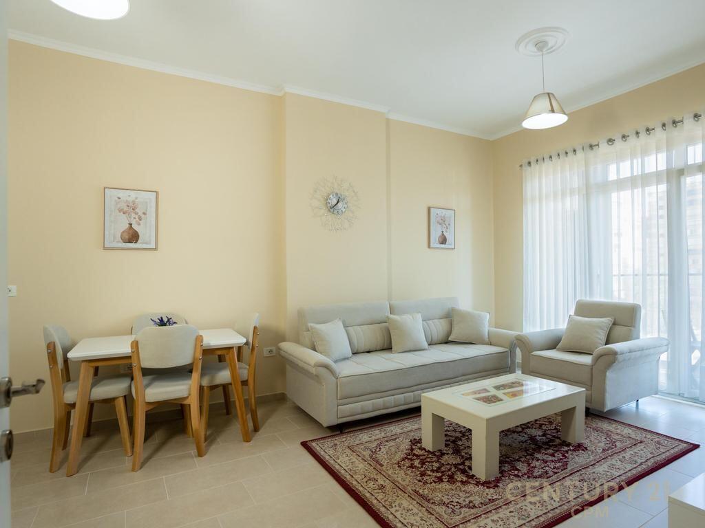 Affittasi appartamento 1+1 – vicino a Square 21, Via Kavajës