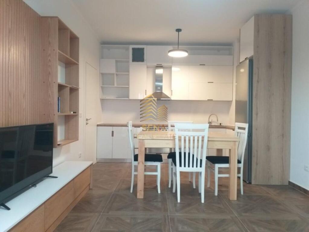Qira, Apartament 1+1+blk, 5 Maj, 450 Euro/Muaj
