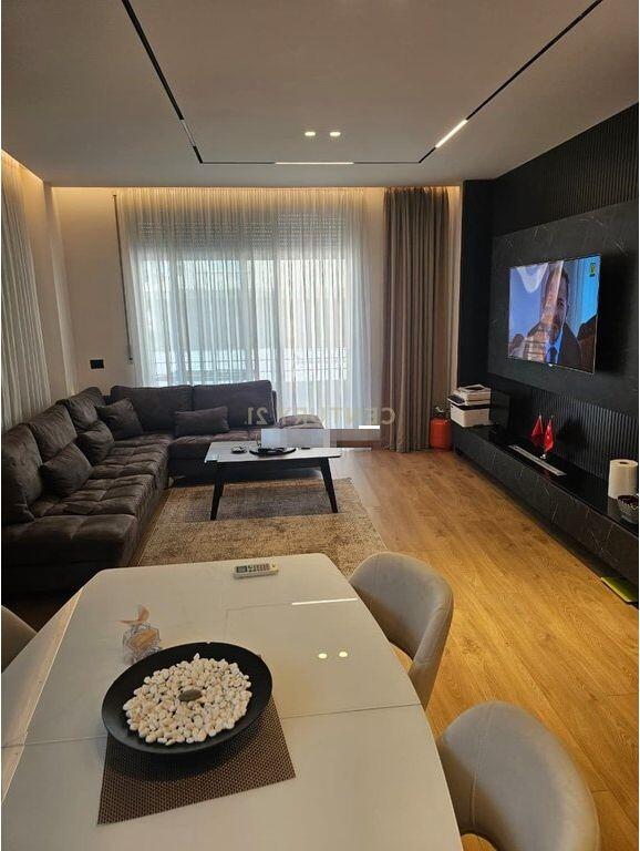 Apartament 2+1+2 për Qira – Astir