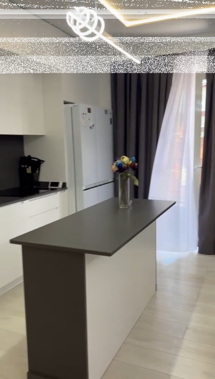 Apartment 2+1, Astir!