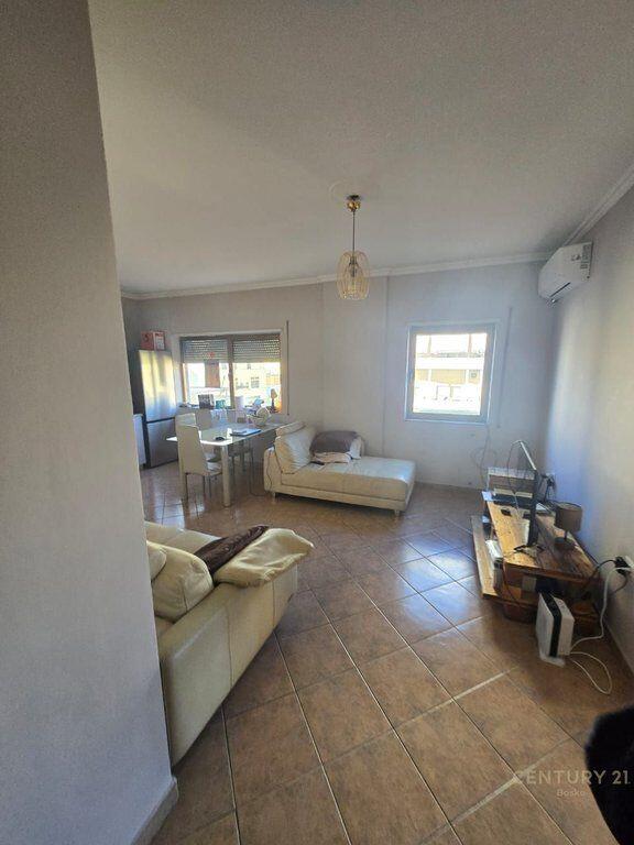 Apartment 2+1 for rent, Myslym Shyri 750 € /Month