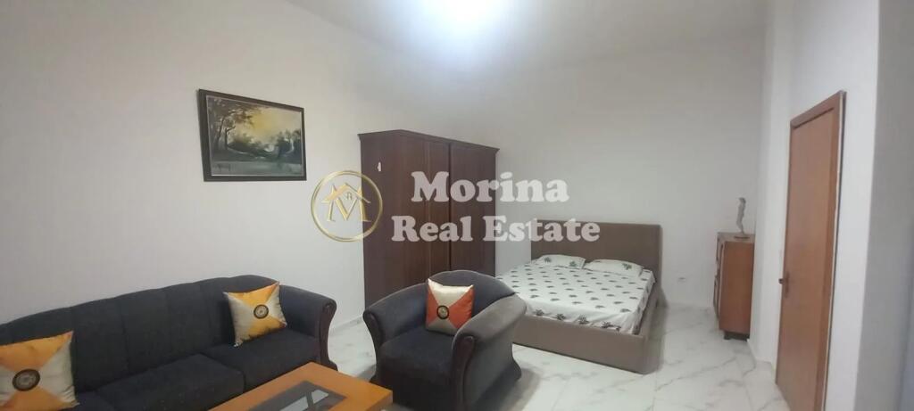 Qera, Garsoniere + Parkim , Shkoze , 340 euro/muaj