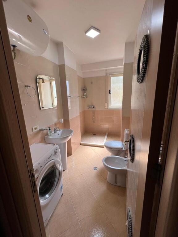 Apartament 1+1 per qira, Rruga Peti, Liqeni i Thate