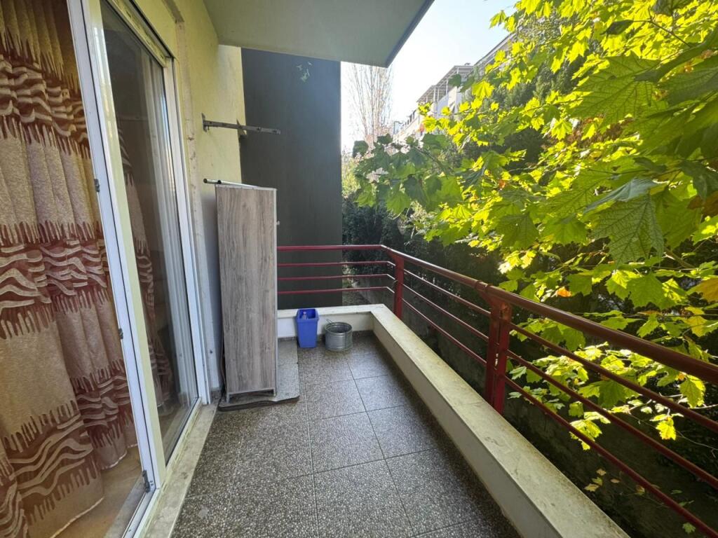 Apartament 1+1,Liqeni i thate!