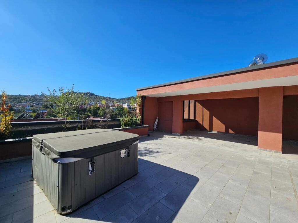 Apartament 2+1+2 dubleks me verande ne shitje