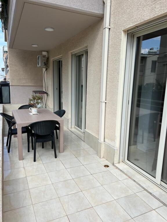 Apartament 1+1 per qira, Rruga Peti, Liqeni i Thate