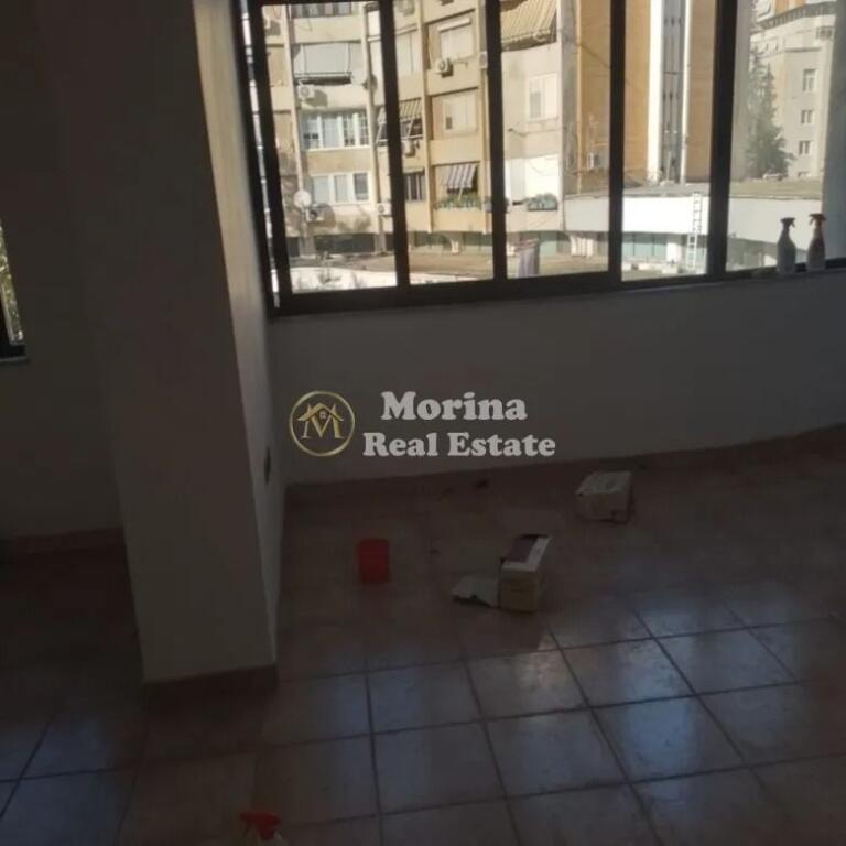 Qera, Ambient Biznesi, te 9 Kateshet, 500 euro/muaj