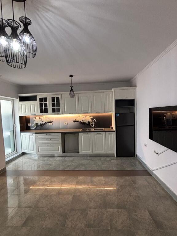 Super ap 2+1 at the electric market ( idriz dollaku )