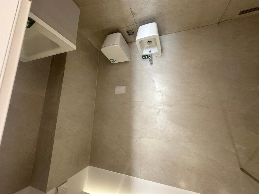 Office for rent at Kika 2