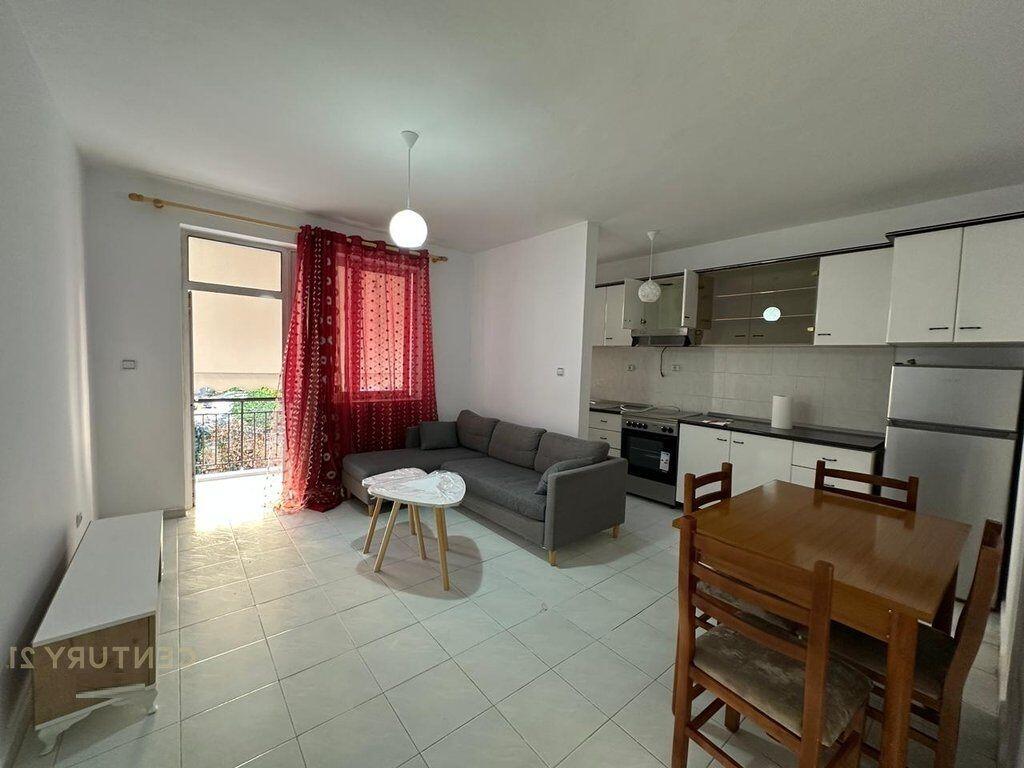 Apartament me qera prane Gjimnazit Besnik Sykja