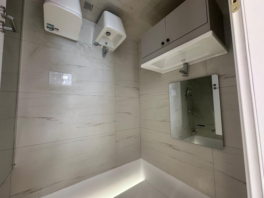 Office for rent at Kika 2