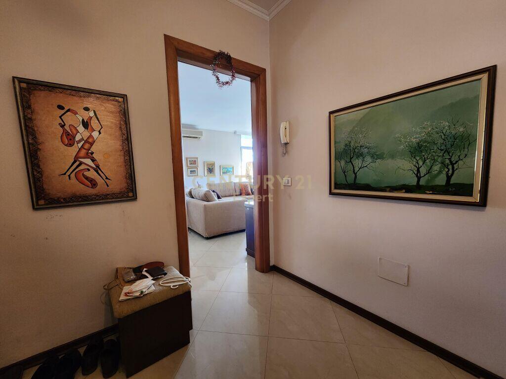 APARTAMENT 2+1+2+2 POSTE PARKIMI PER QIRA TEK ZOGU I ZI !! 1,100 € /Muaj