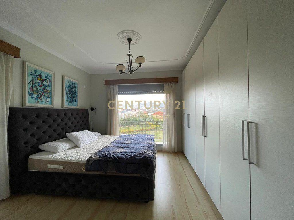 JEPET ME QIRA KATI I TRETE I NJE VILE 4-KATESHE NE MJULL- BATHORE 2min LARG TEG