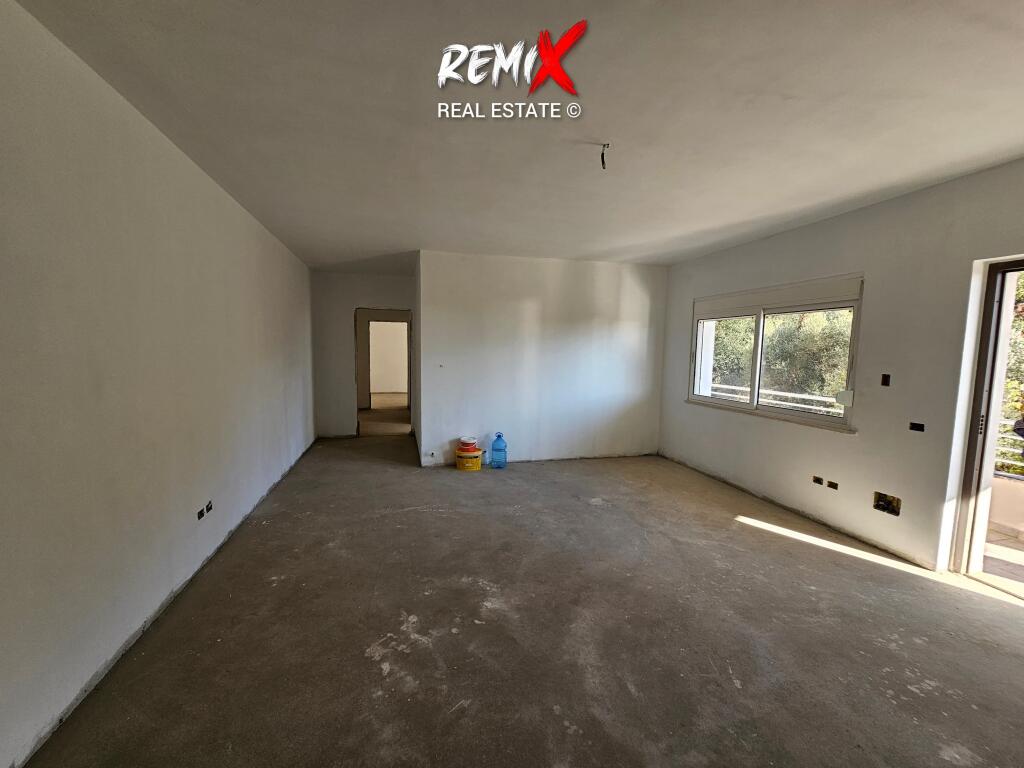 APPARTAMENTO IN VENDITA A SHKEMBI I KAVAJES, VISTA PARZIALE SUL MARE