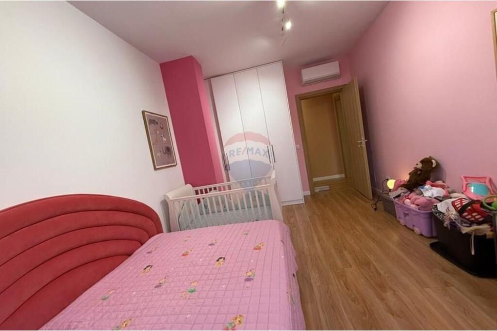 apartament me qira 2+1 rruga e barrikadave