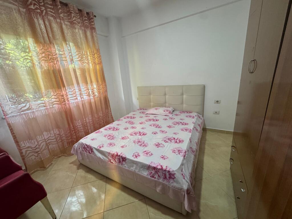 Apartament 1+1 me qira tek Liqeni i Thate!