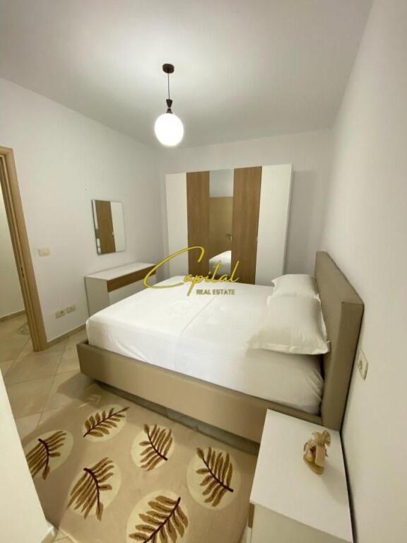 APARTAMENT ME QERA 2+1 PALLATI ME SHIGJETA 550 EURO