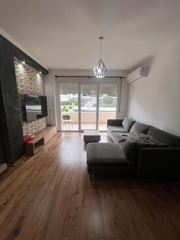 📣 QERA SUPER Apartament 2+1 Me 2 Tualete 📍 Kopeshti Botanik, Prane Xhamise ✨