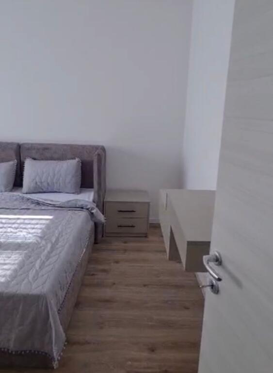 Apartament 1+1 me qera Laprake