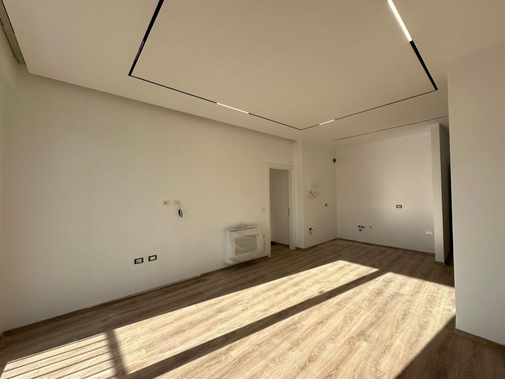 2+1 APARTMENT EMPTY FOR OFFICES OF THE PARIS MUNICIPALITY