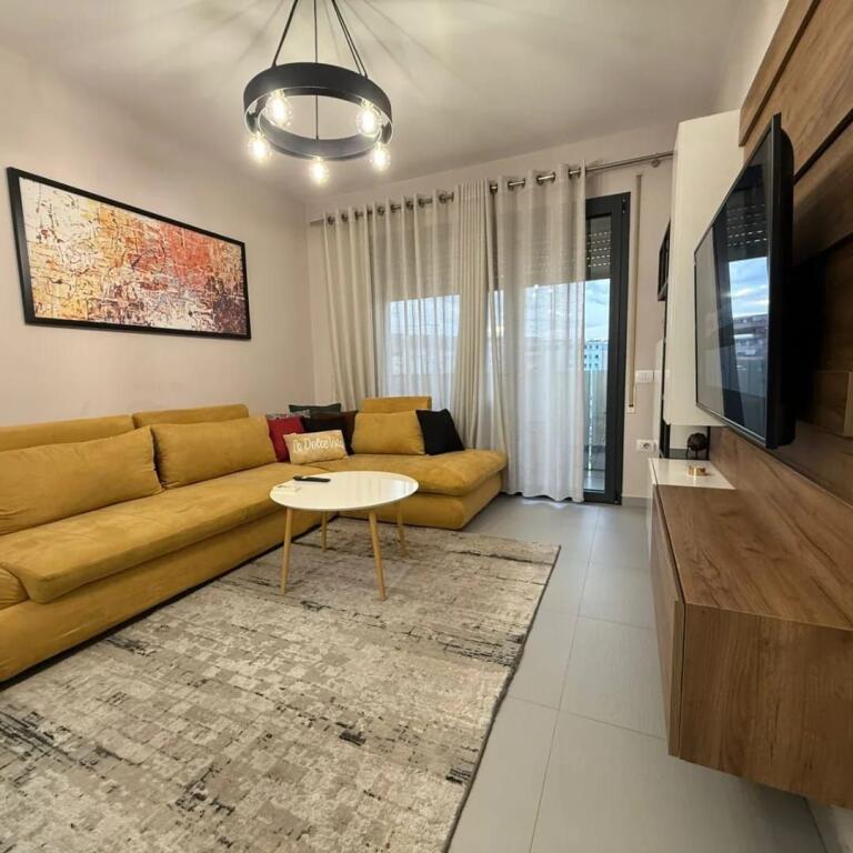 Apartament 1+1 për qira – pranë Stadiumit Dinamo, S