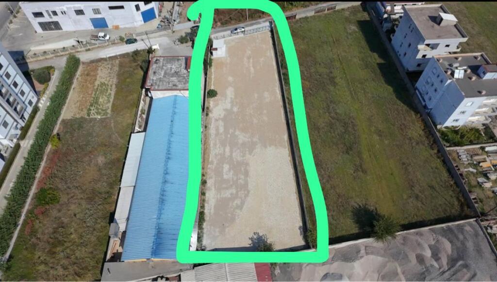 TOKE NE QERA 2000 M2 PRUSH 100.000 LEKE