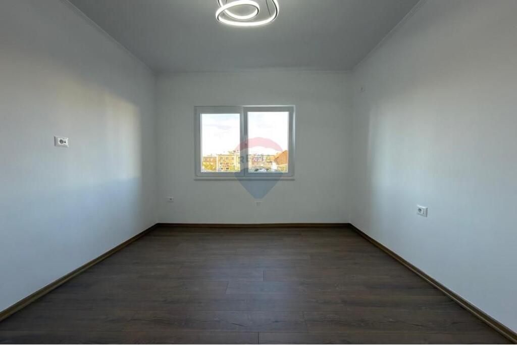 2+1 apartment for sale in the Xhamlliku area! !