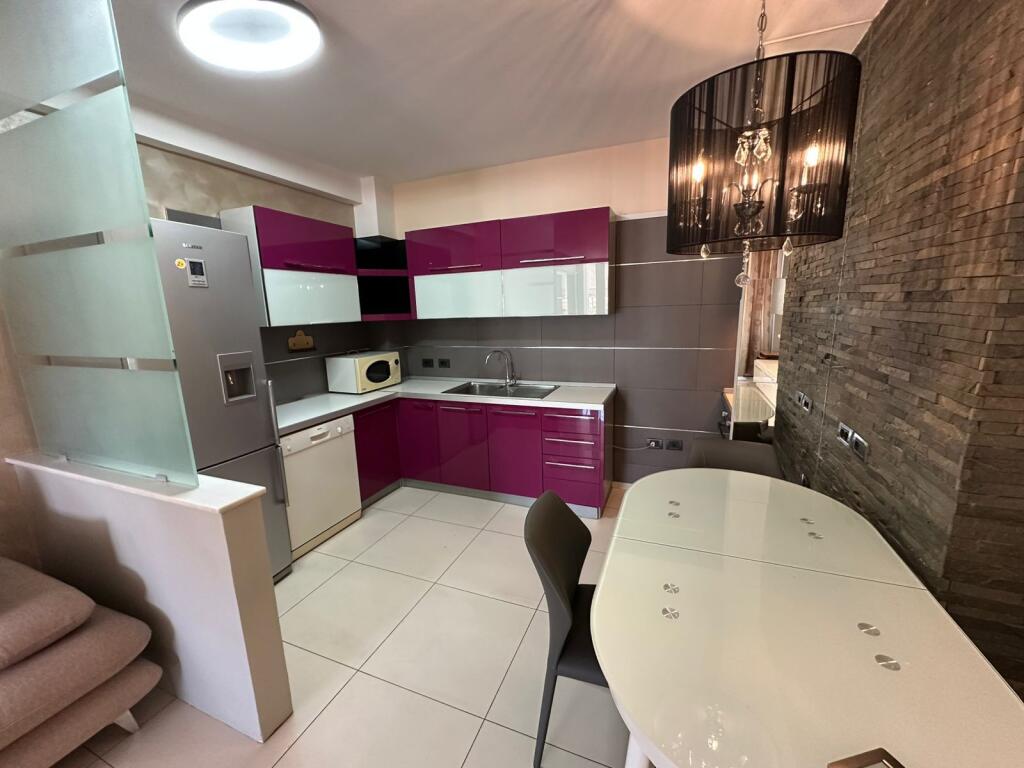 Pazar i Ri Jepet Apartament 3+1 Me Qera