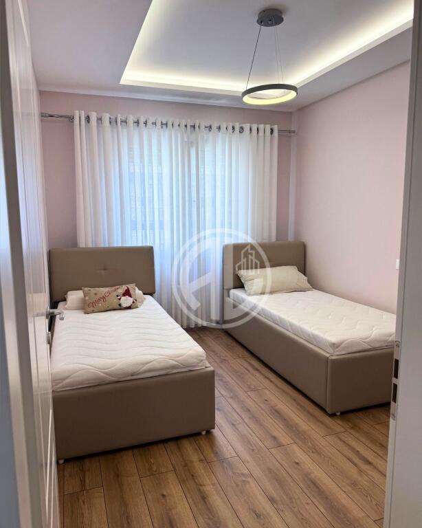 Apartament me Qira