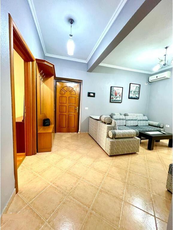 Liqeni Artificial ,apartament 1+1 per qira