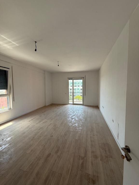 Shitet, Apartament 2+1, Paskuqan, Tiranë.