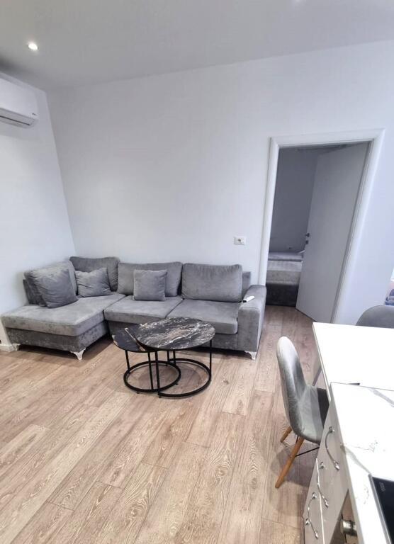 Jepet me Qira Apartament 2+1 në Don Bosko pranë Vizion Plus