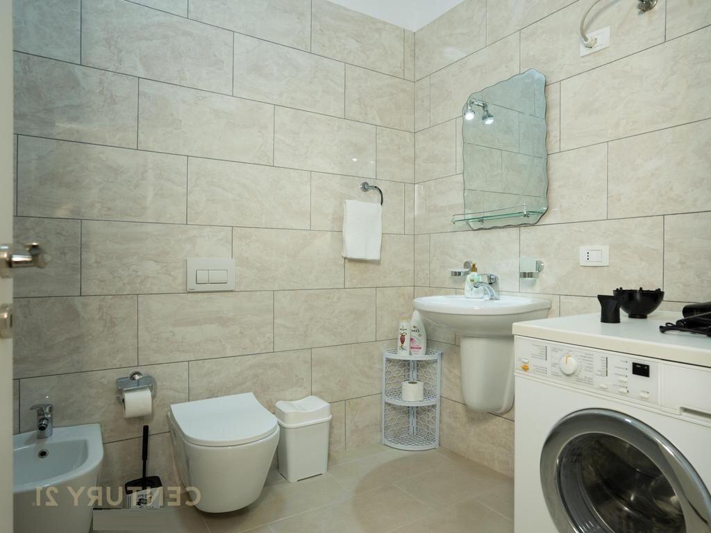 Apartament 1+1 per qira tek Square 21!