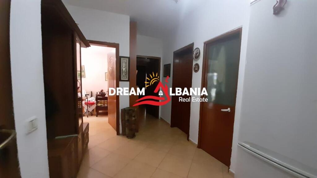 2+1 apartment for sale in the Kodra e Diellit area near Big Market (ID 4121899).