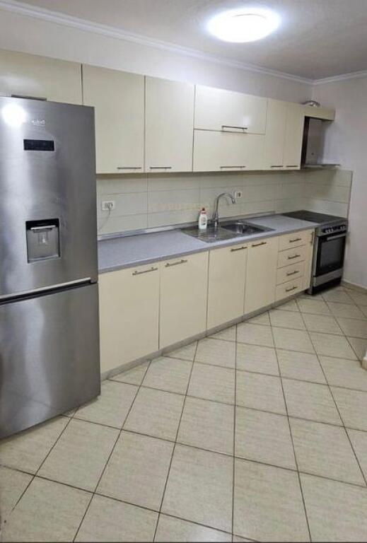 Jepet me qira apartament 2+1 në rrugën Ferit Xhajko, Tiranë