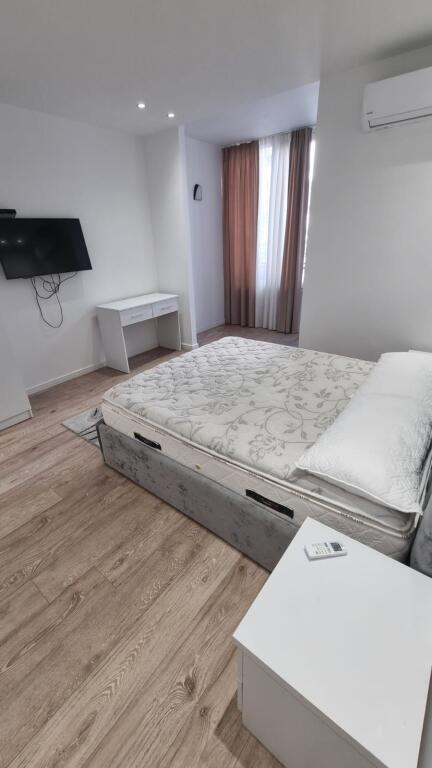 Jepet me Qira Apartament 2+1 në Don Bosko pranë Vizion Plus