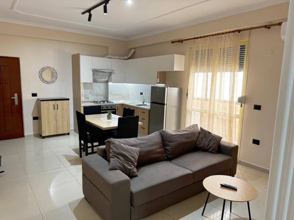 Apartament 2+1+2 me qera ne Vlore