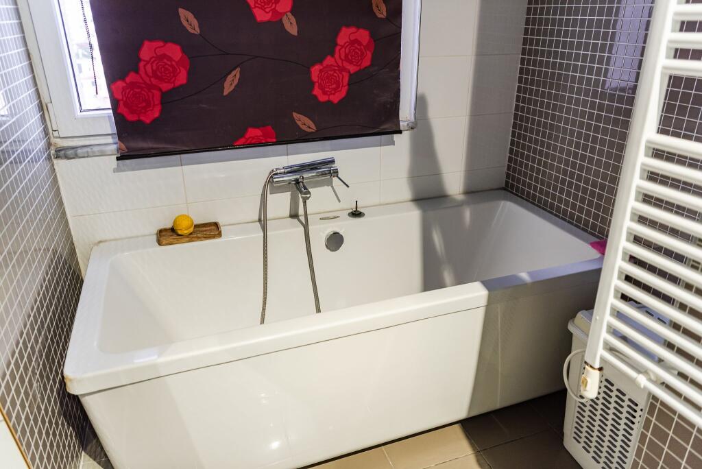 Apartment 2+1+2 For Rent in Durres Center - 750€