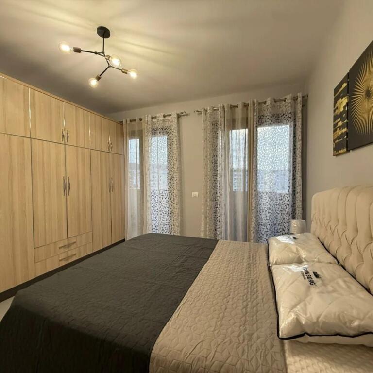 Apartament 1+1 për qira – pranë Stadiumit Dinamo, S