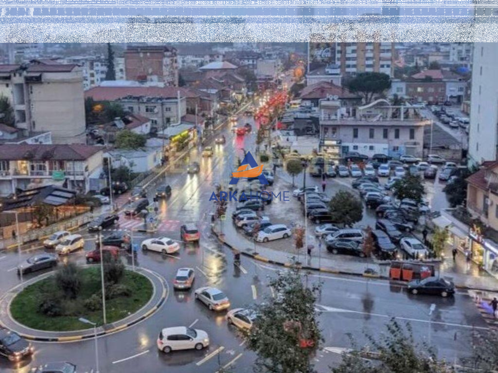 HOUSE PLUS BUSINESS PREMISES 500M2 "COMMUNE OF PARIS" FOR SALE 2,000,000 EURO