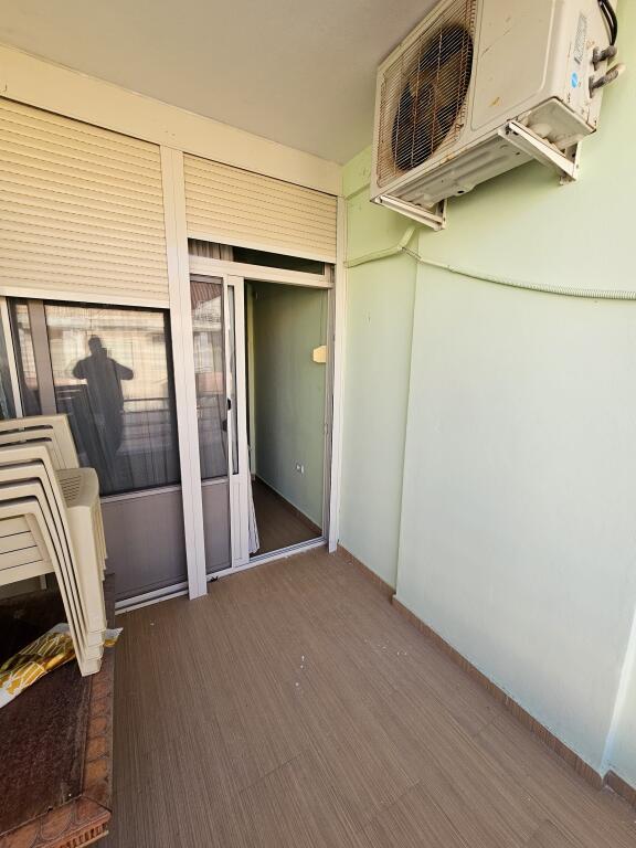 APARTMENT 1+1 FOR SALE, GOLEMI BEACH, ALSO HAS A TERRACE IN USE