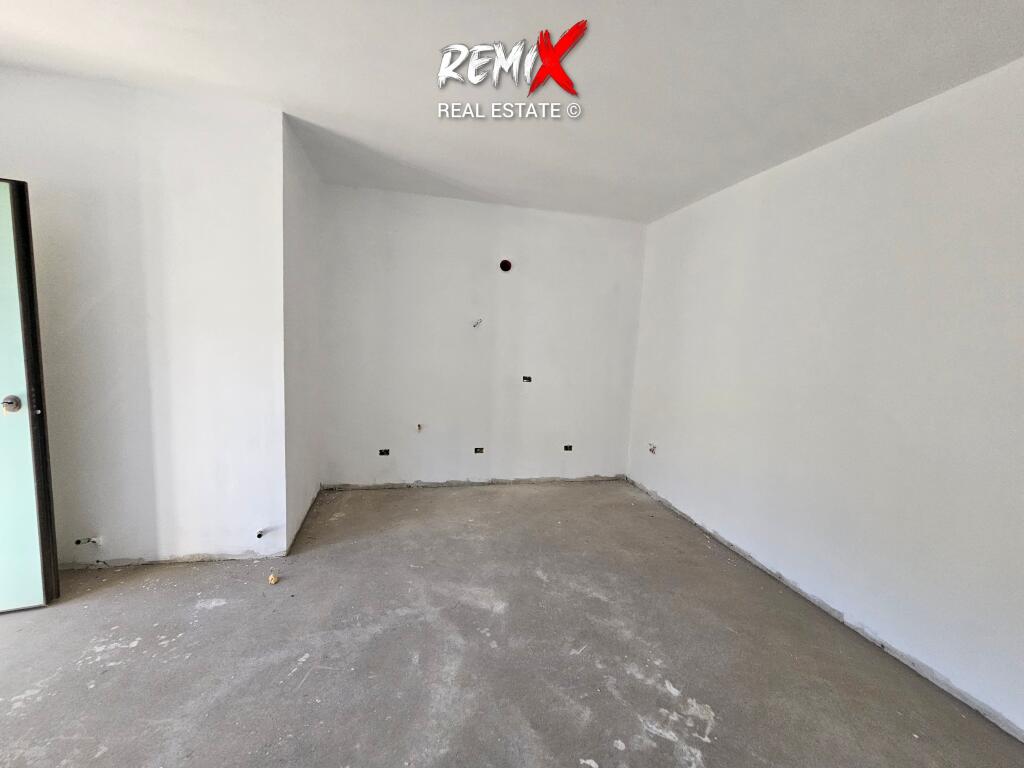 APPARTAMENTO IN VENDITA A SHKEMBI I KAVAJES, VISTA PARZIALE SUL MARE