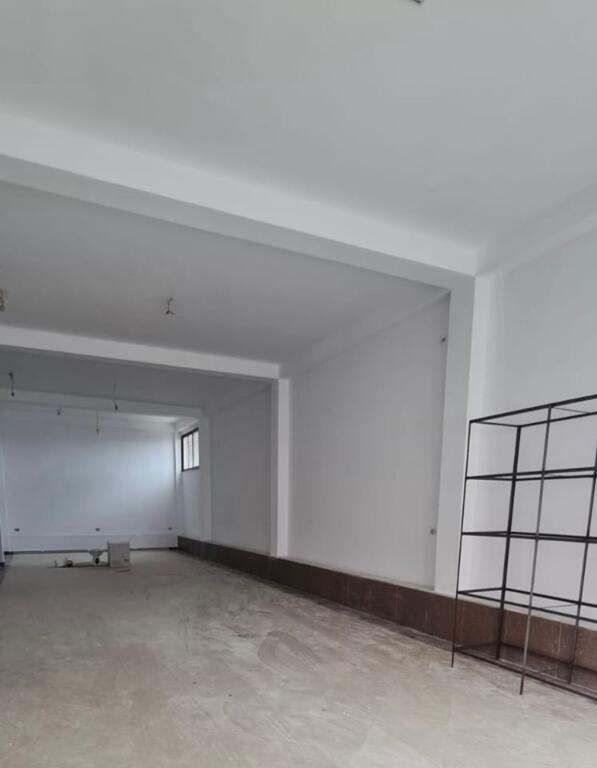 Business premises for rent, near Univers City