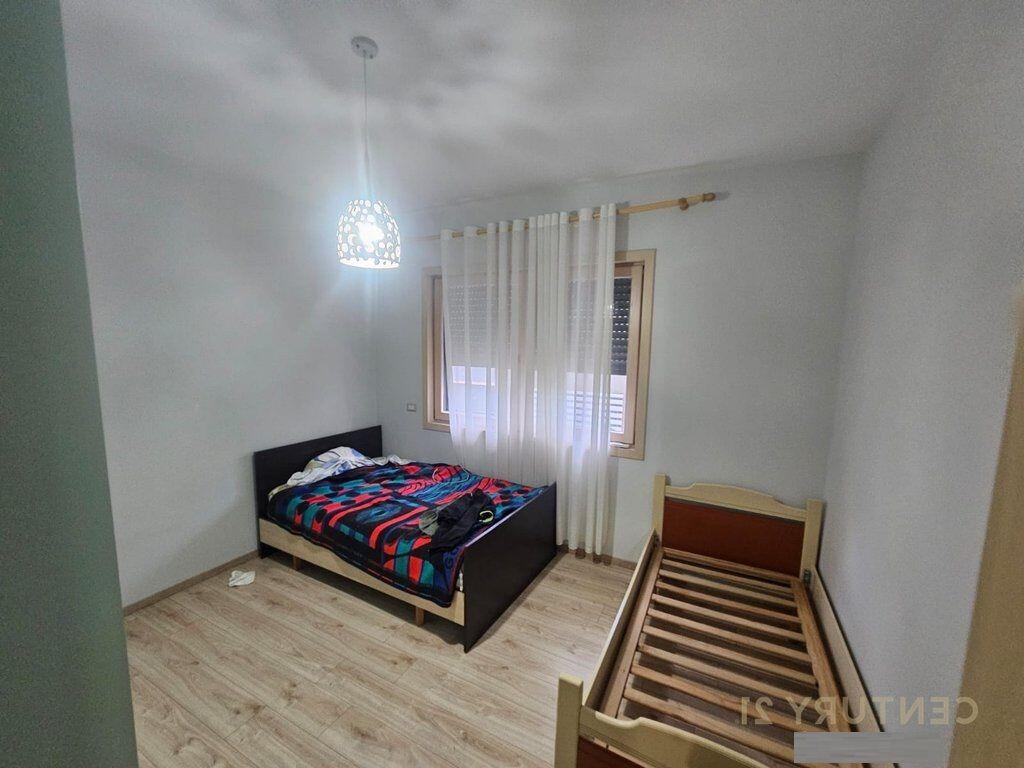 Ofrohet  me qera apartament tek vilat gjermane