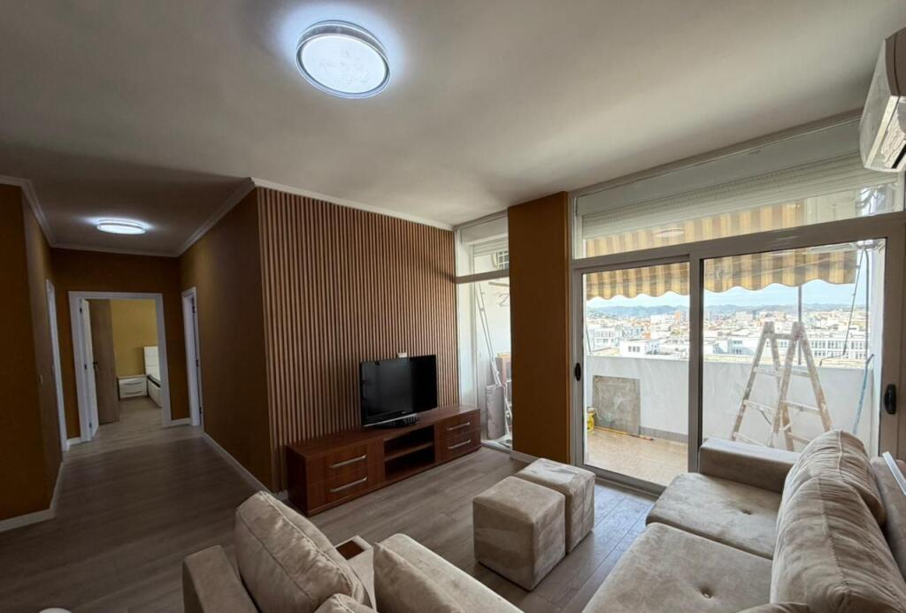 Ndarje qeraje, 17,500 leke/muaj Komuna e parisit