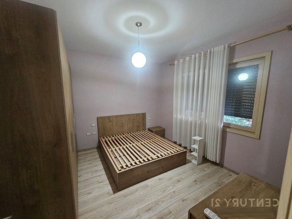 Ofrohet  me qera apartament tek vilat gjermane