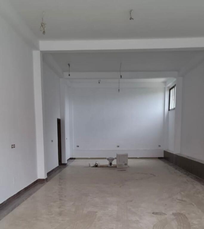 Business premises for rent, near Univers City