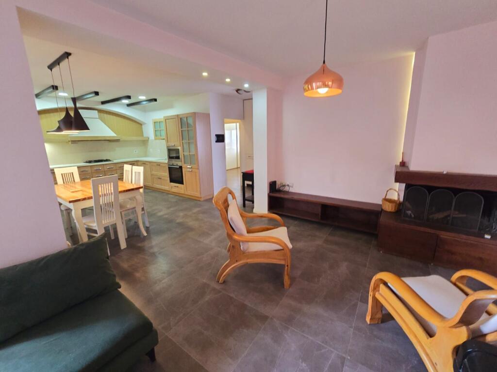 APARTAMENT DUBLEX 2+1 +2 PER SHITJE PRANE ISH RAJONIT